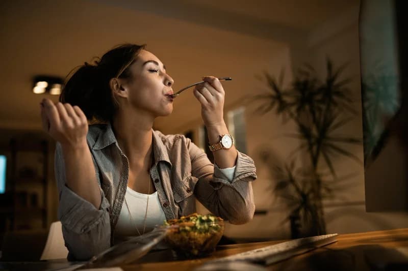 Midnight Snacks: A Treat For The Hungry 
