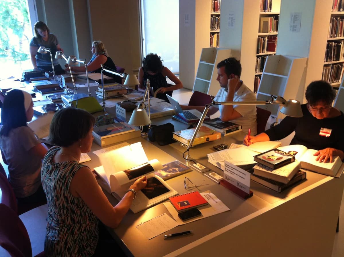 Ex Pune MP Builds Science Library For Th