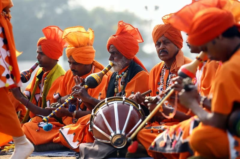 The Hidden World of Indian Street Performers
