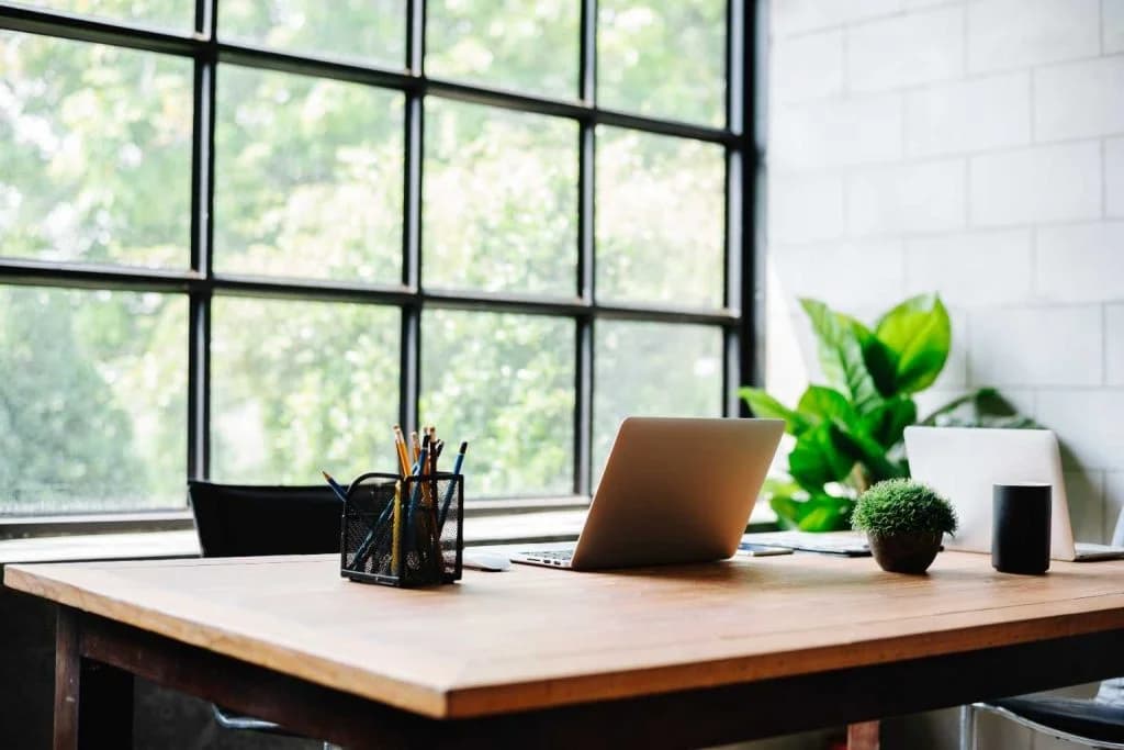 Setting Up A New Office? 5 Must Have Off