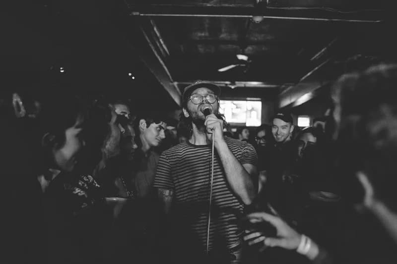 Love Singing? This Online Karaoke Singin