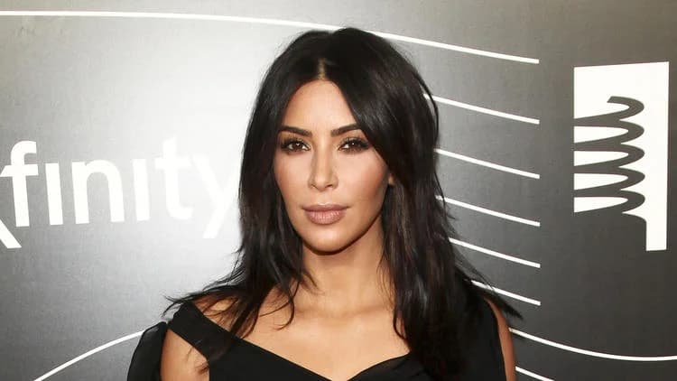 Kim robbed at gunpoint by fake police in