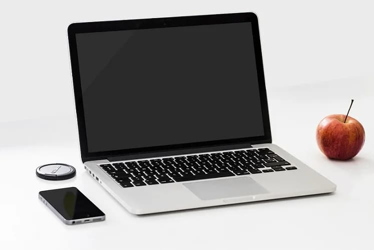 World’s Thinnest Macbook Launched By App