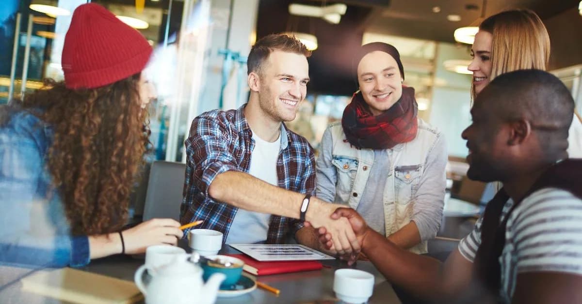 7 Fun, No-Pressure Ways To Meet New Peop