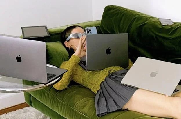 More Living, Less Hustle – Gen Z’s Clear