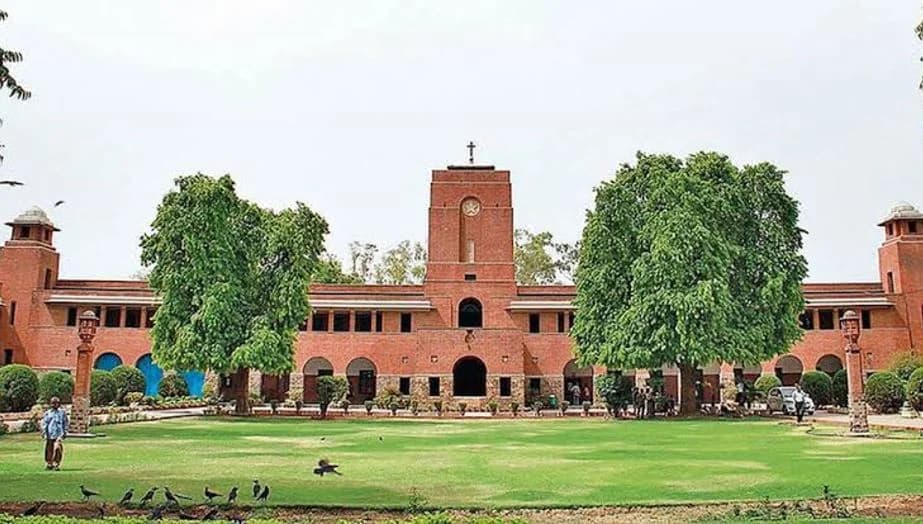 Students Oppose Open Book Exams of Delhi