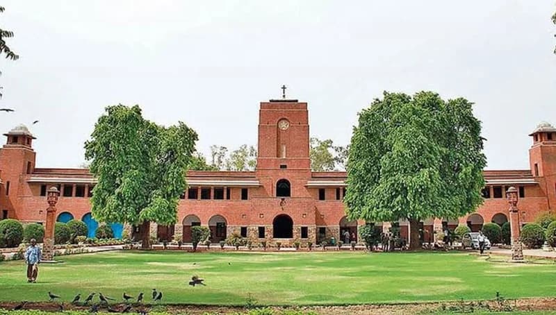 Students Oppose Open Book Exams of Delhi