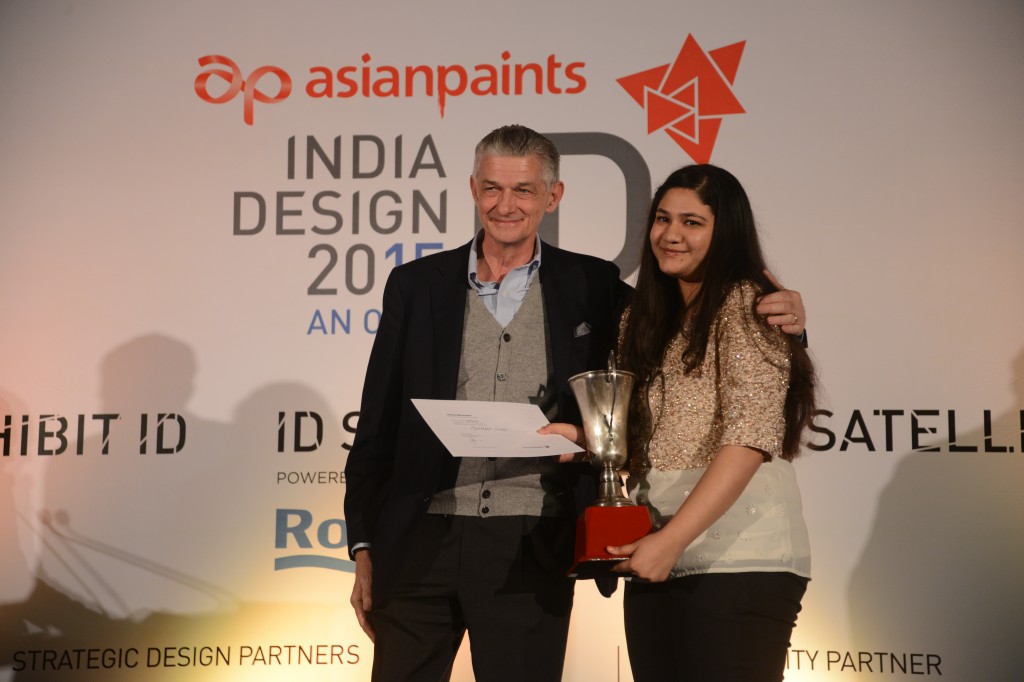 Mr. Cappellini awarding the winner of EDIDA - Manpreet Singh - product design